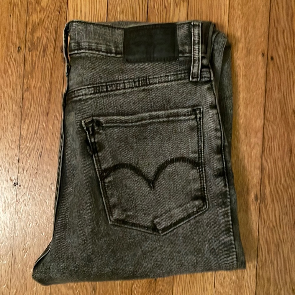 Levi’s High Rise Straight jeans